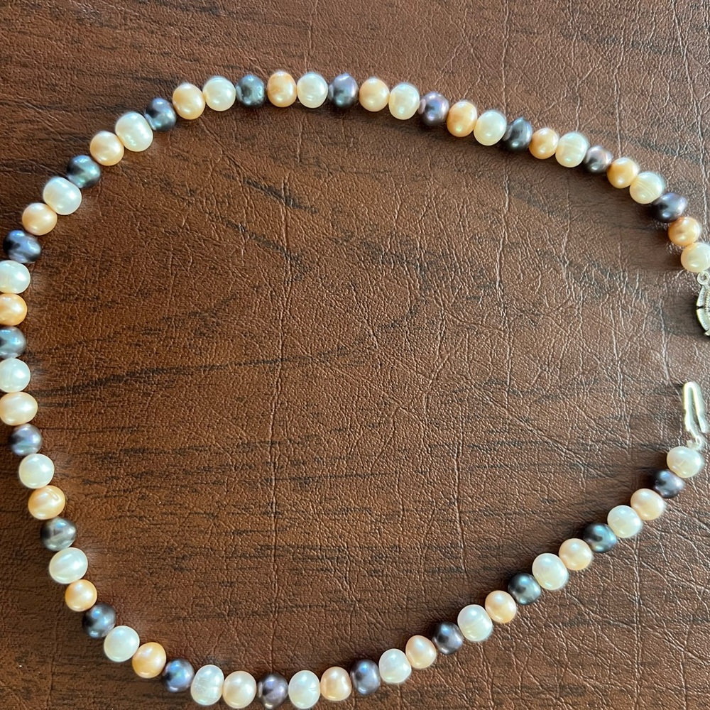 Gold and Silver Pearl  Necklace and Bracelet. - Picture 4 of 10
